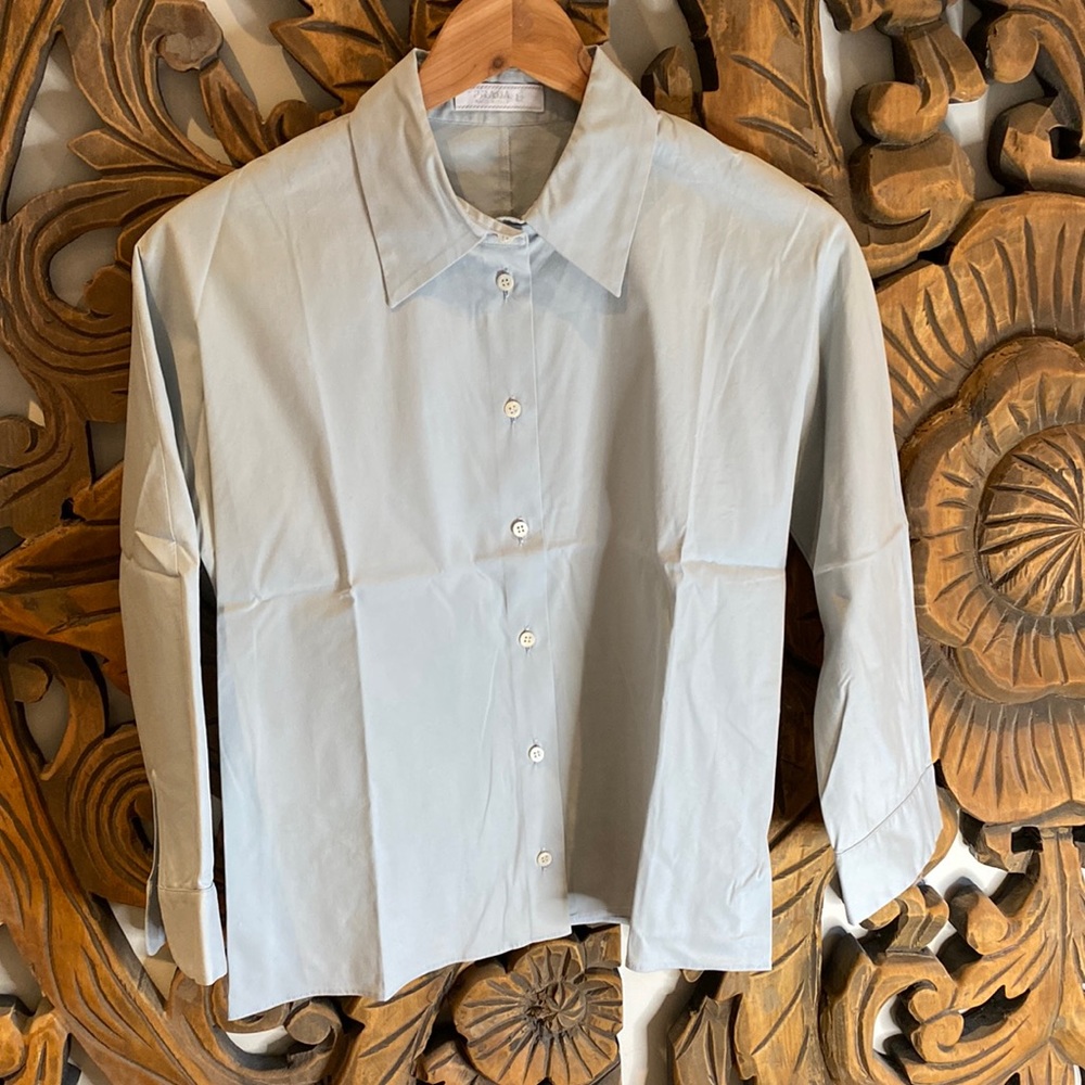 🐇 Like NEW - PRADA - button down blouse - size 8
